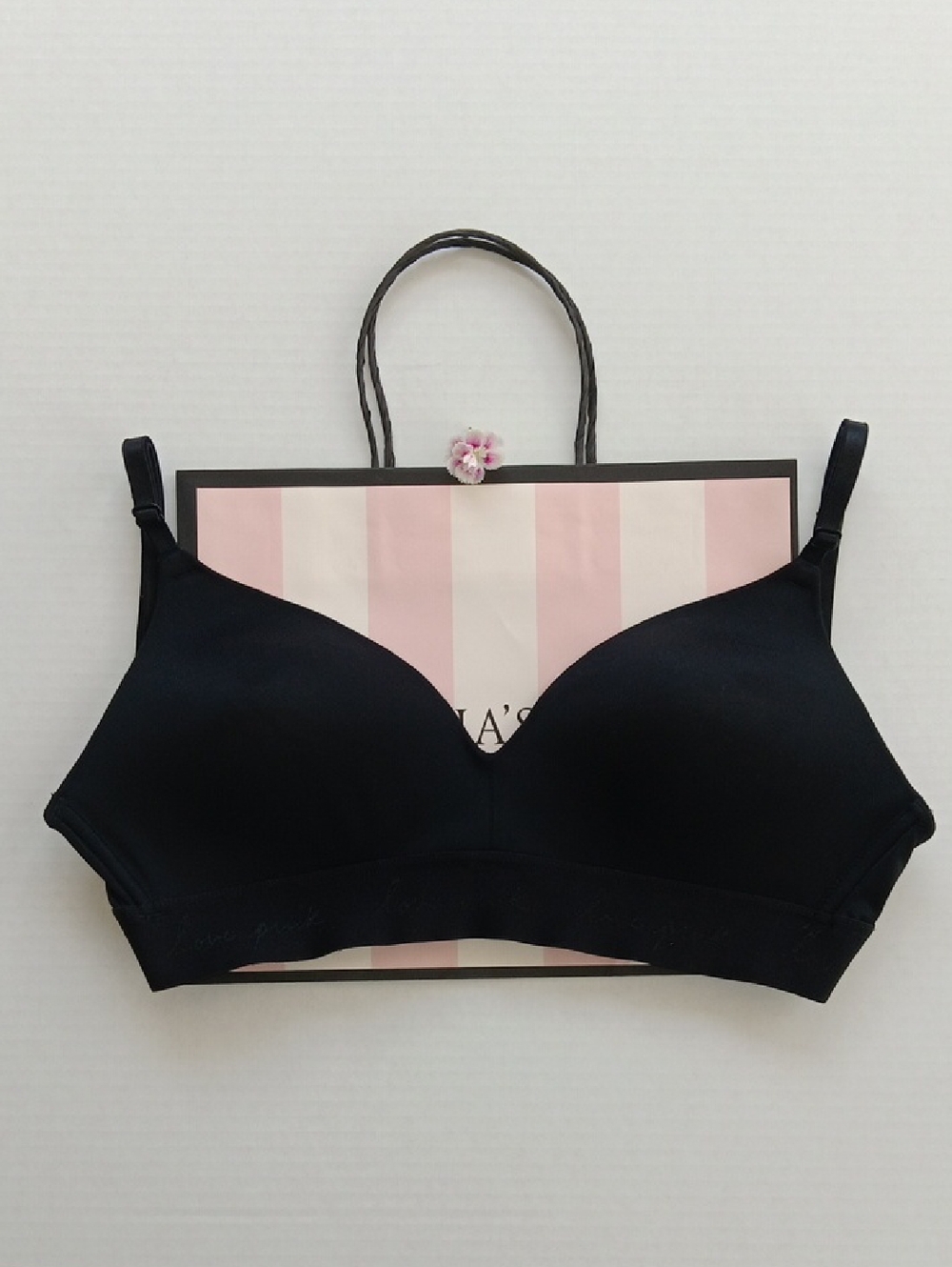 PINK Victoria's Secret Black Wireless Lightly Lined Size32D